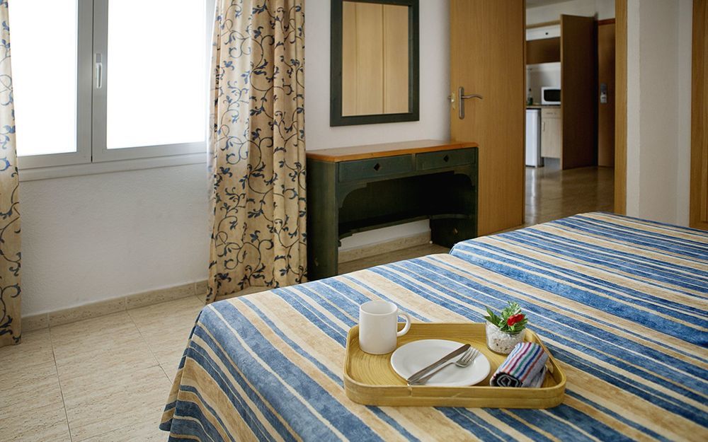 Apartamentos Blue Star (Adults Only) Sant Antoni de Portmany Esterno foto