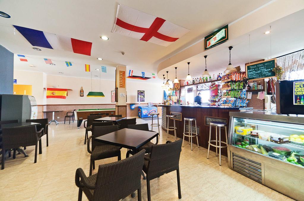 Apartamentos Blue Star (Adults Only) Sant Antoni de Portmany Esterno foto