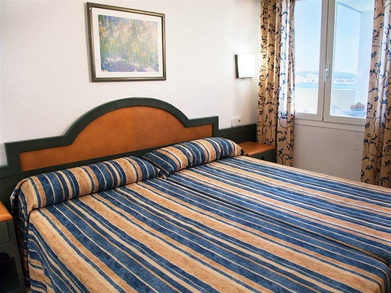 Apartamentos Blue Star (Adults Only) Sant Antoni de Portmany Esterno foto