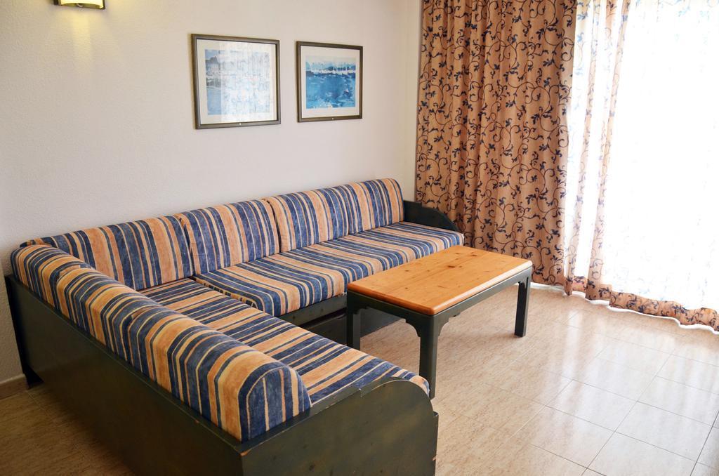 Apartamentos Blue Star (Adults Only) Sant Antoni de Portmany Esterno foto